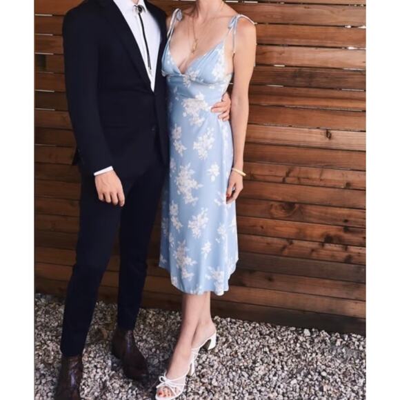 *SOLD* Reformation Talita Midi Dress in Bijou Light Blue Print - Size 12 - Picture 7 of 11